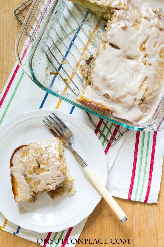 Cinnamon Roll Cake | Easy recipe to make for breakfast or brunch. Uses basic pantry ingredients and is ready to go in under an hour.