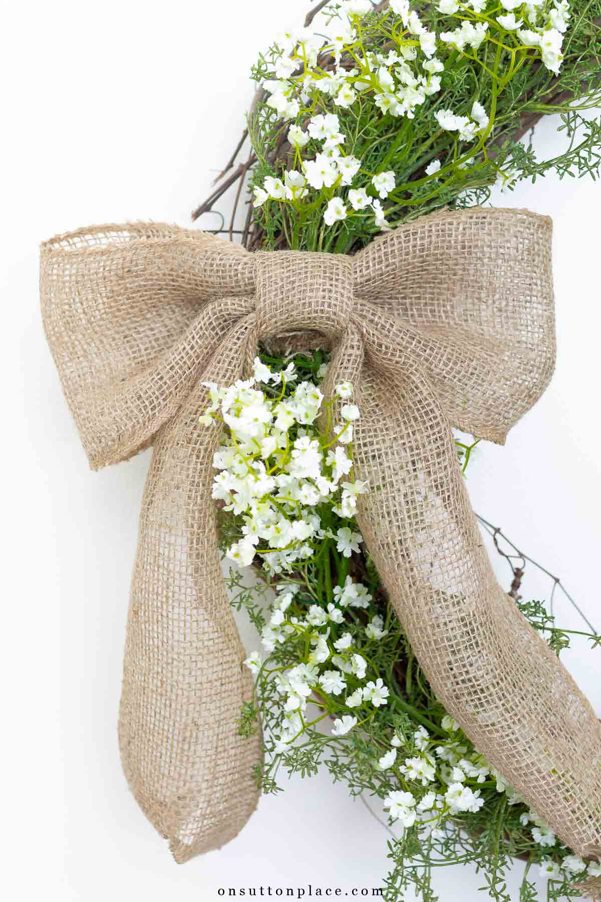 how to make a wreath with DIY burlap bow