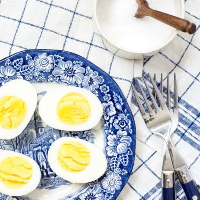 how to hard boil eggs on blue plate fi