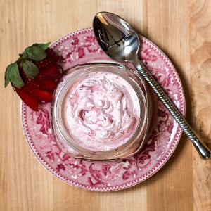 strawberry-fluff-dessert-fi