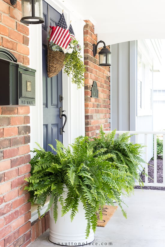 5 ways to make a front door look more expensive in an instant