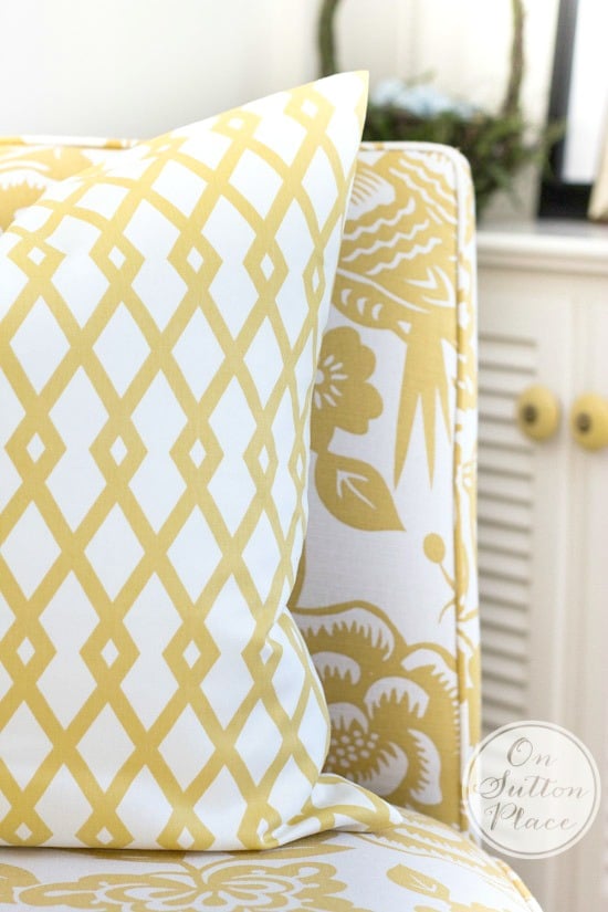 https://www.onsuttonplace.com/wp-content/uploads/2015/02/envelope-pillow-cover-tutorial-easy-diy-french-seam.jpg