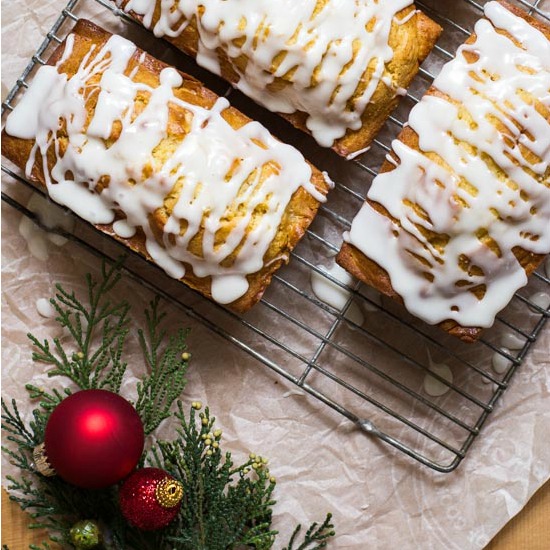 eggnog bread recipe fi Easy recipe for Eggnog Bread with Sugar Rum Glaze | perfect for holiday gift-giving, parties and family gatherings. Simple to make and so moist!