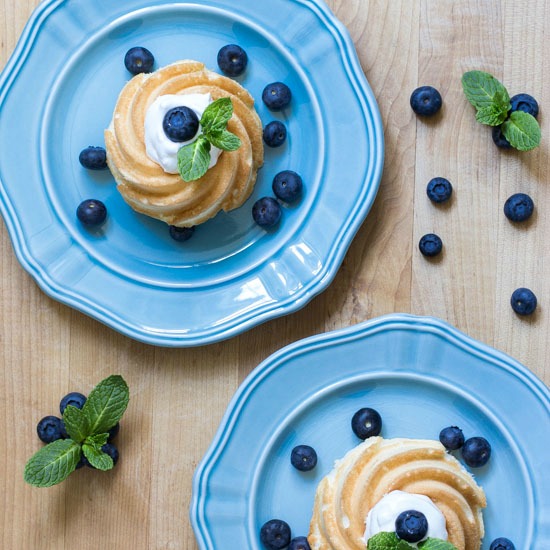mini angel food bundt cakes fi Mini Angel Food Bundt Cakes | A beautiful and fat-free dessert. Easy and fast! | Baked in Nordic Ware Heritage Bundtlette Cake Pan.