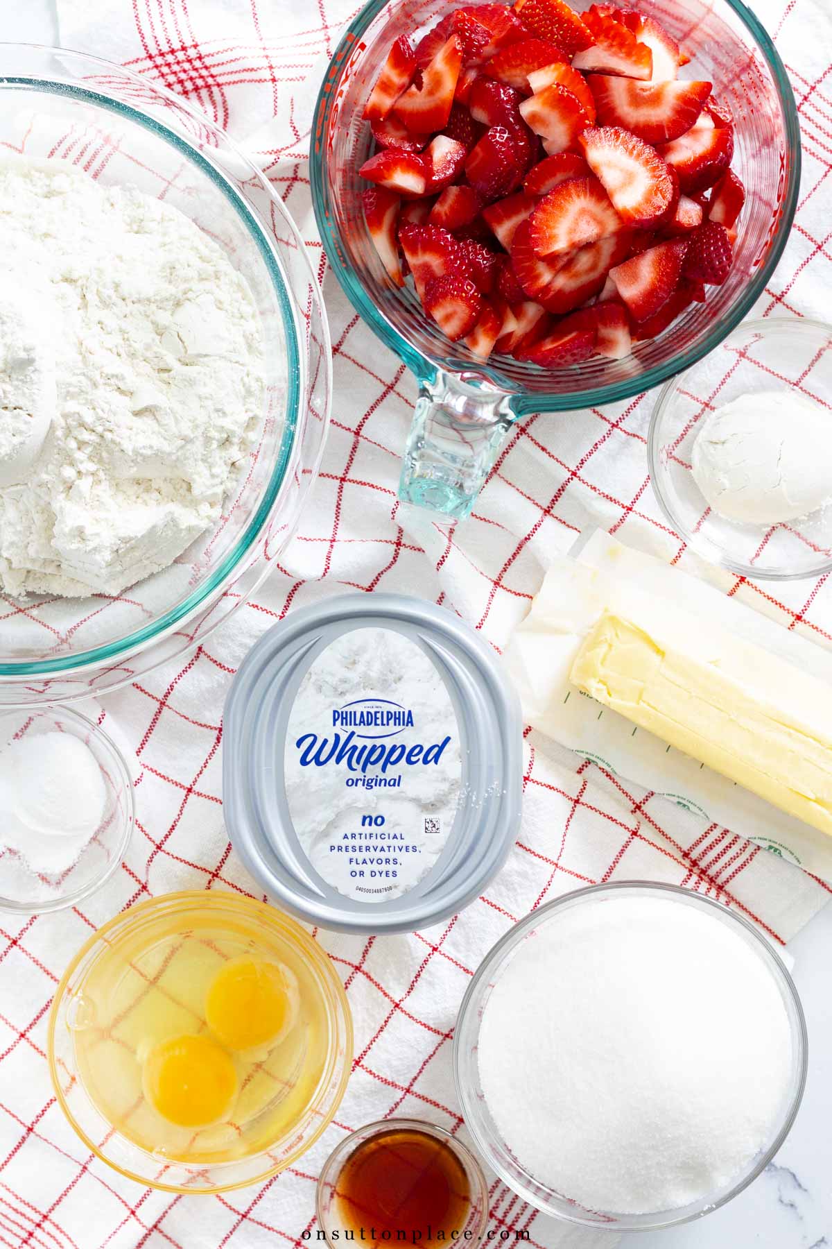 ingredients for strawberry cake recipe