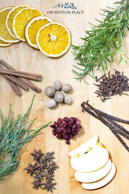 Make your own DIY Simmering Scent (Potpourri) to give as a homemade gift for the holidays. Easy and budget friendly Christmas gift idea.