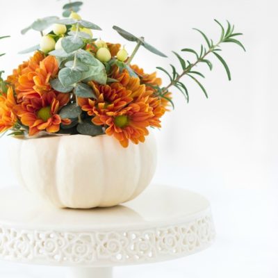Mini Pumpkin Flower Arrangements: The Perfect Thanksgiving Favor!