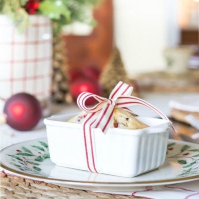 simple classic christmas tablescape fi