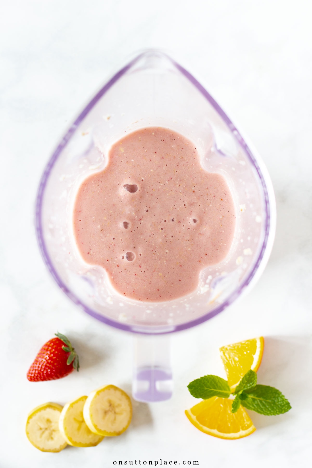 strawberry banana smoothie recipe in blender