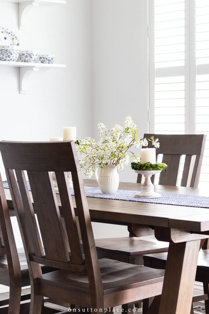 table and chairs in dining nook
