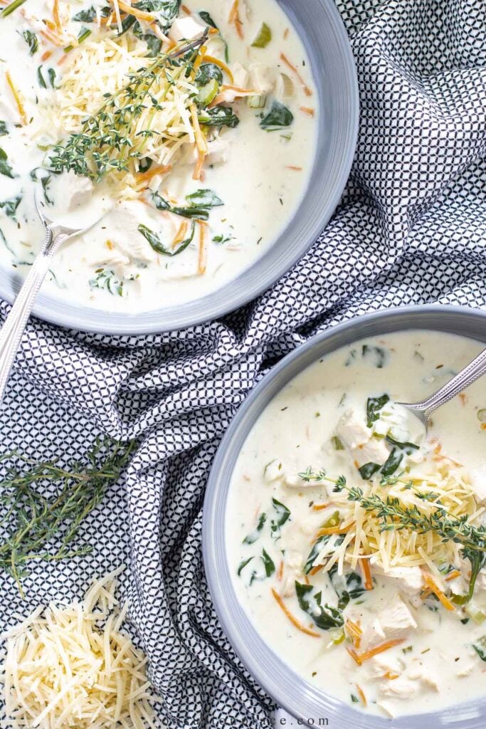 chicken florentine soup in bowls