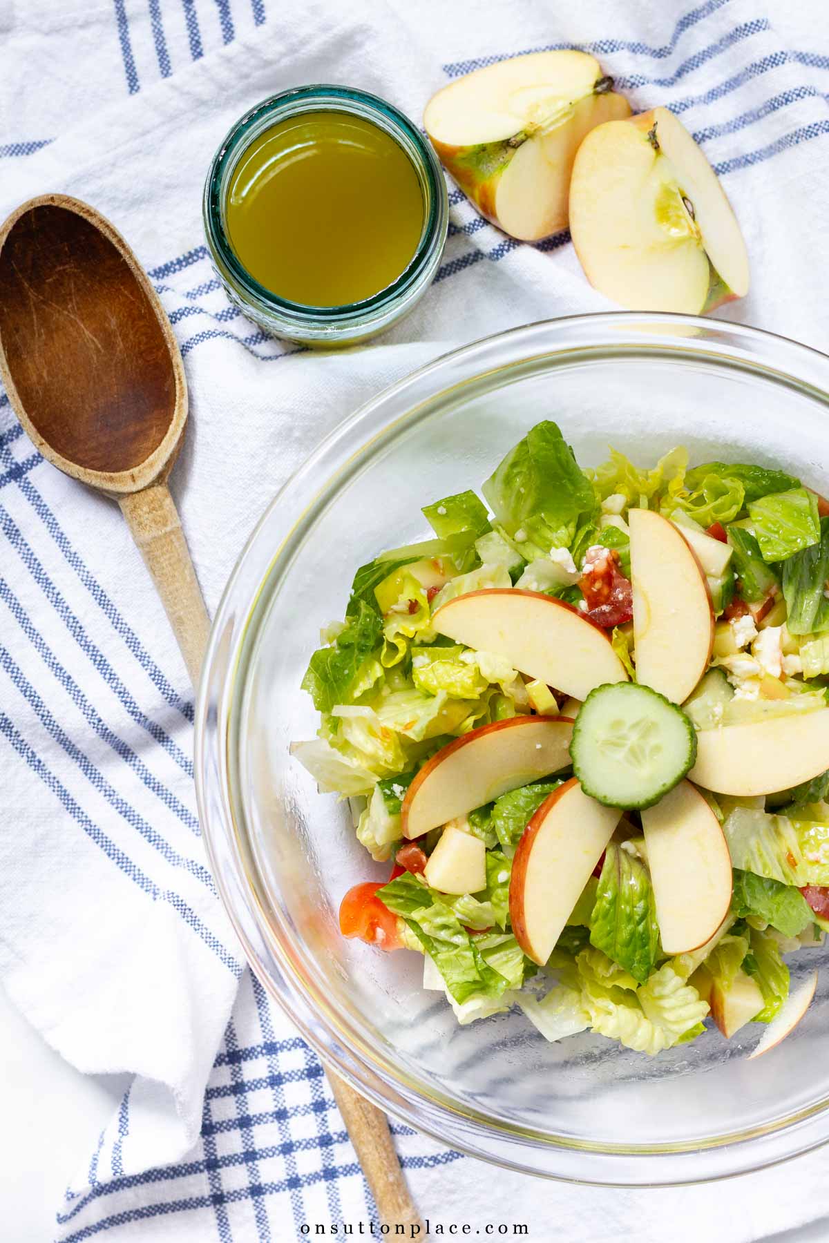 romaine salad recipe in clear pyrex bowl