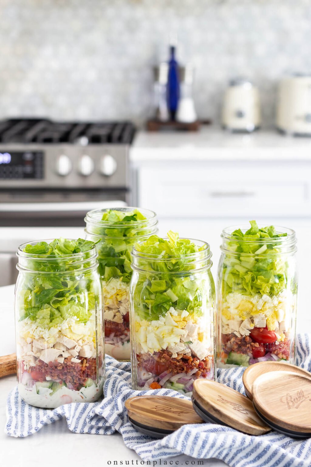 how-to-make-healthy-meal-prep-salads-for-lunch-on-sutton-place