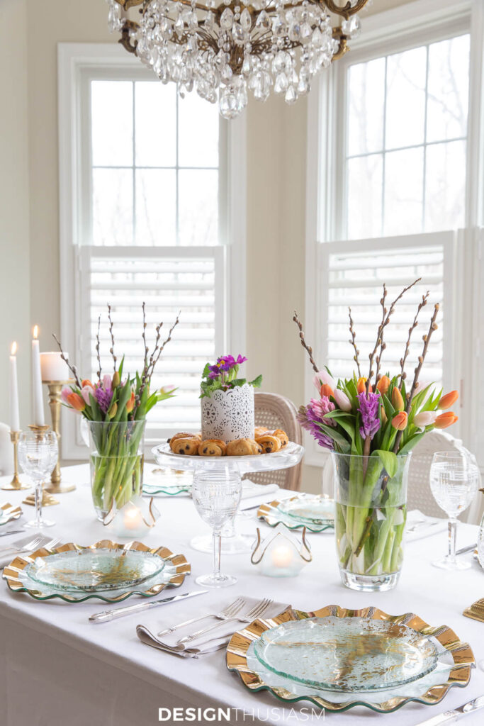 spring table setting with flowers designthusiasm