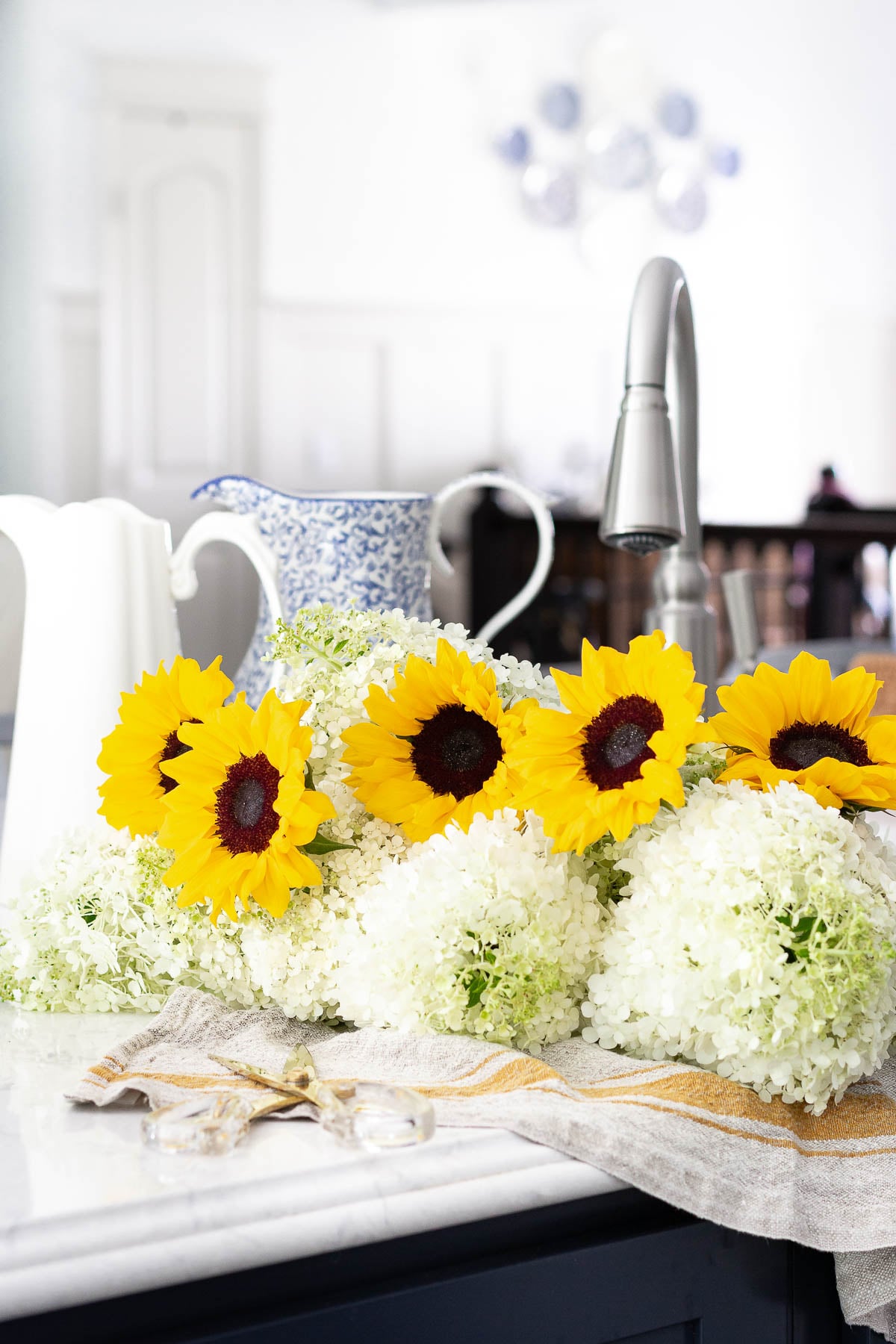 sunflower and hydrangea arrangement supplies needed