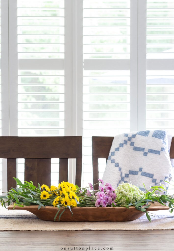 table with dough bowl centerpiece 2023