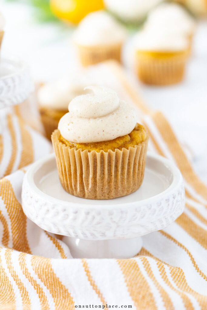 pumpkin snickerdoodle cupcakes recipe with cream cheese frosting 2024
