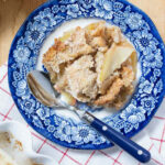 easy apple crumble recipe tall pin text box