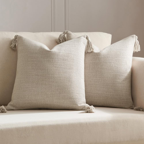 neutral pillow cover with tassels (1)