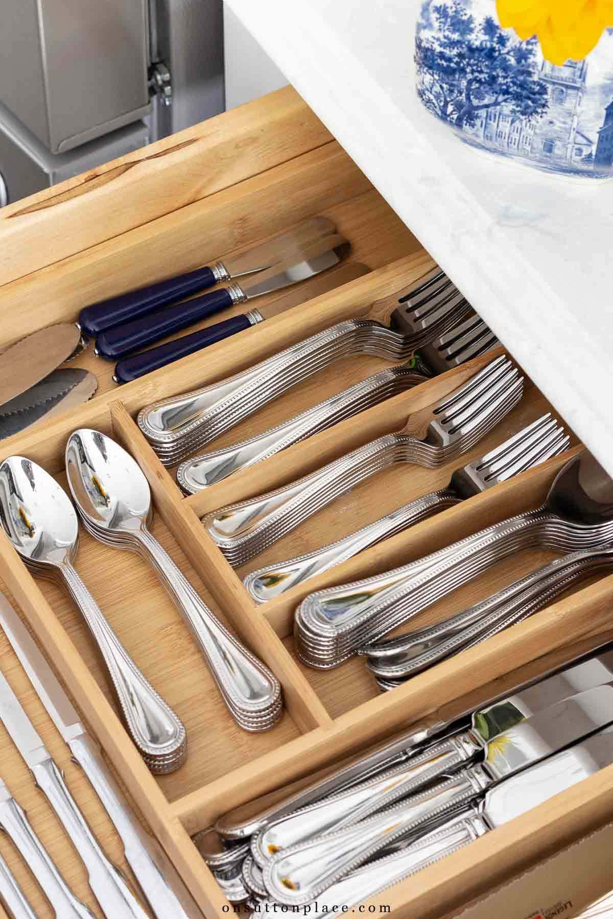 flatware organization storage in kitchen drawer