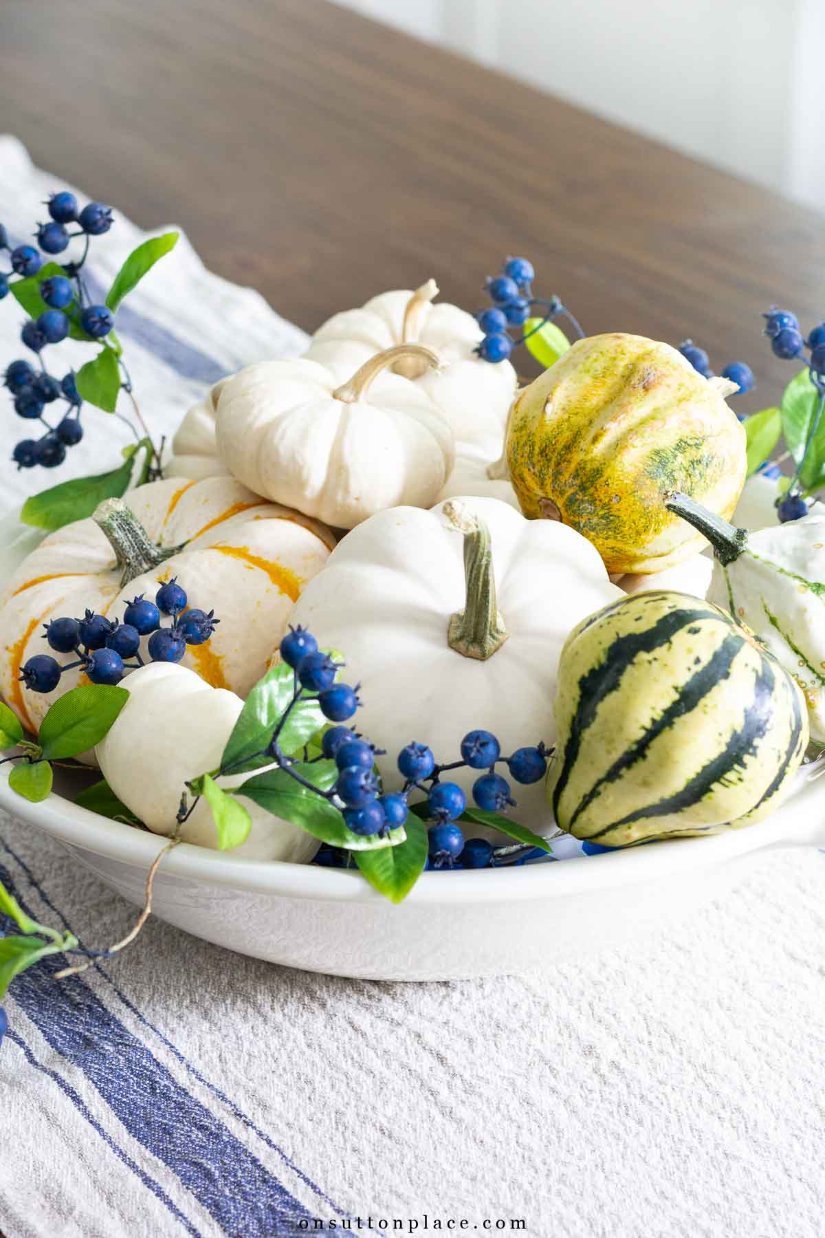 fall kitchen decorating ideas pumpkins gourds in bowl