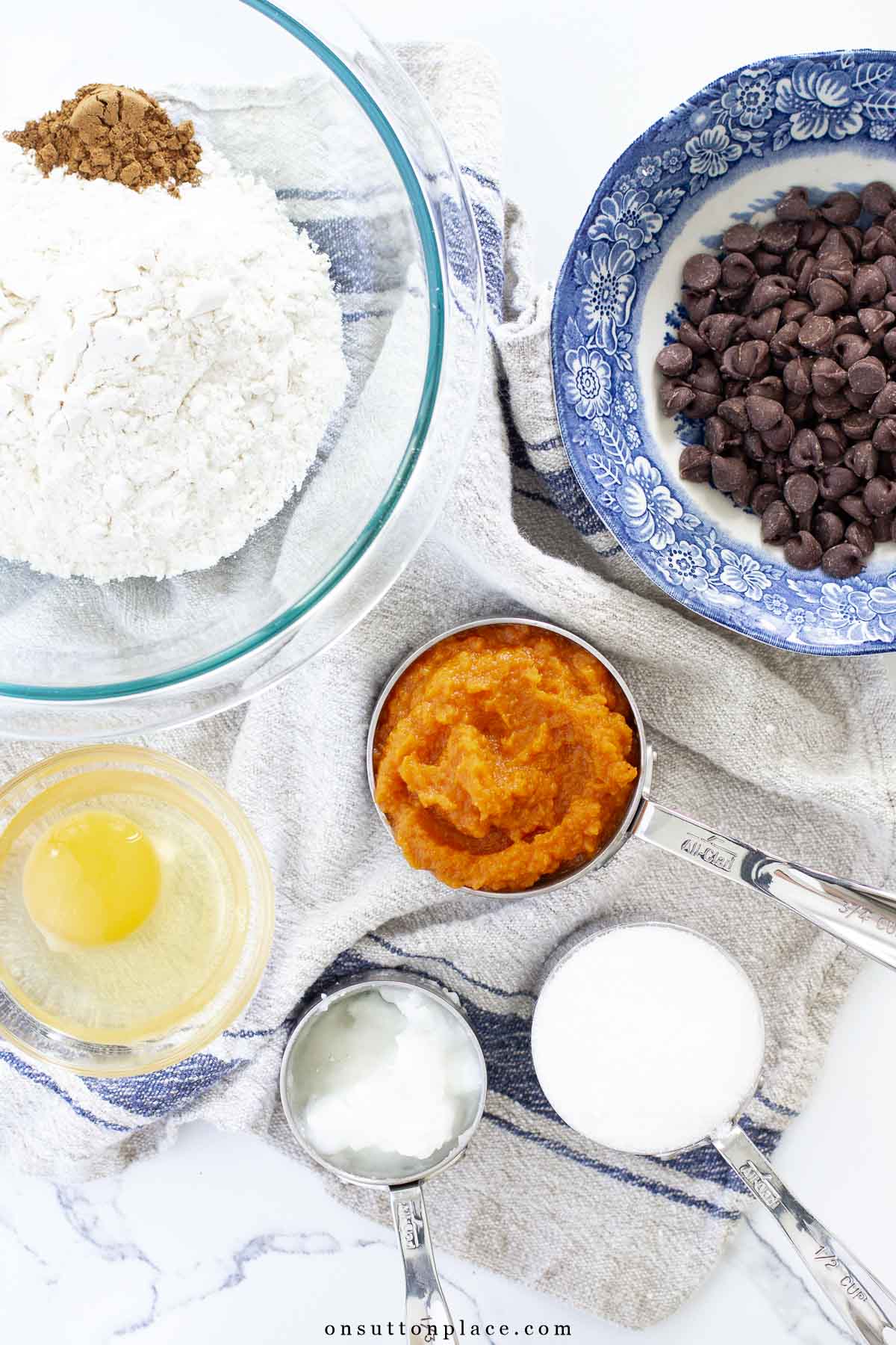 pumpkin chocolate chip muffins recipe ingredients