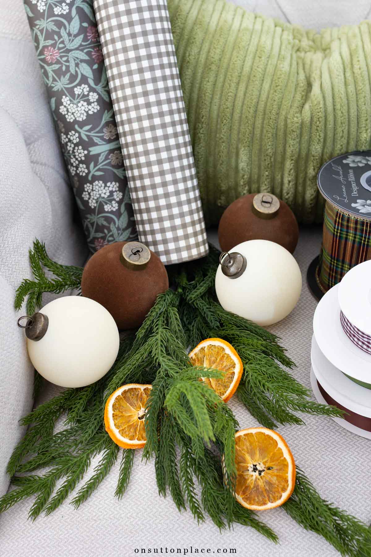 Christmas decor ideas Norfolk pine greenery dried orange slices