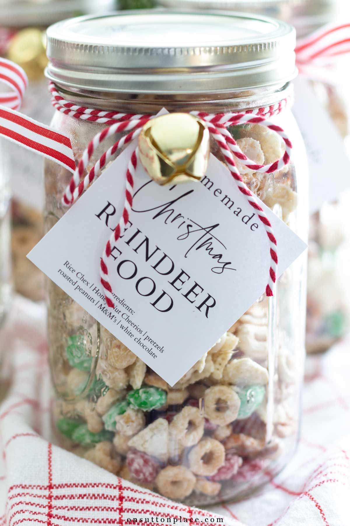reindeer food recipe in jar with tag