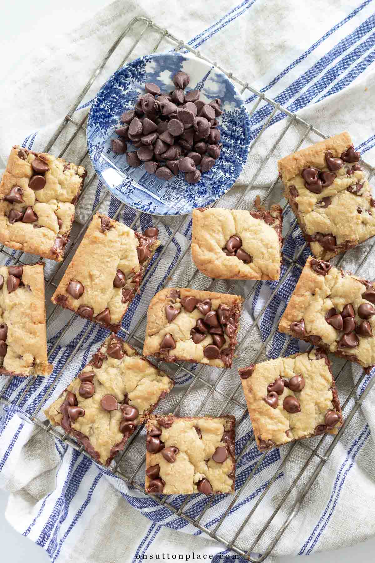 chocolate chip cookie bars recipe bars on cooking rack