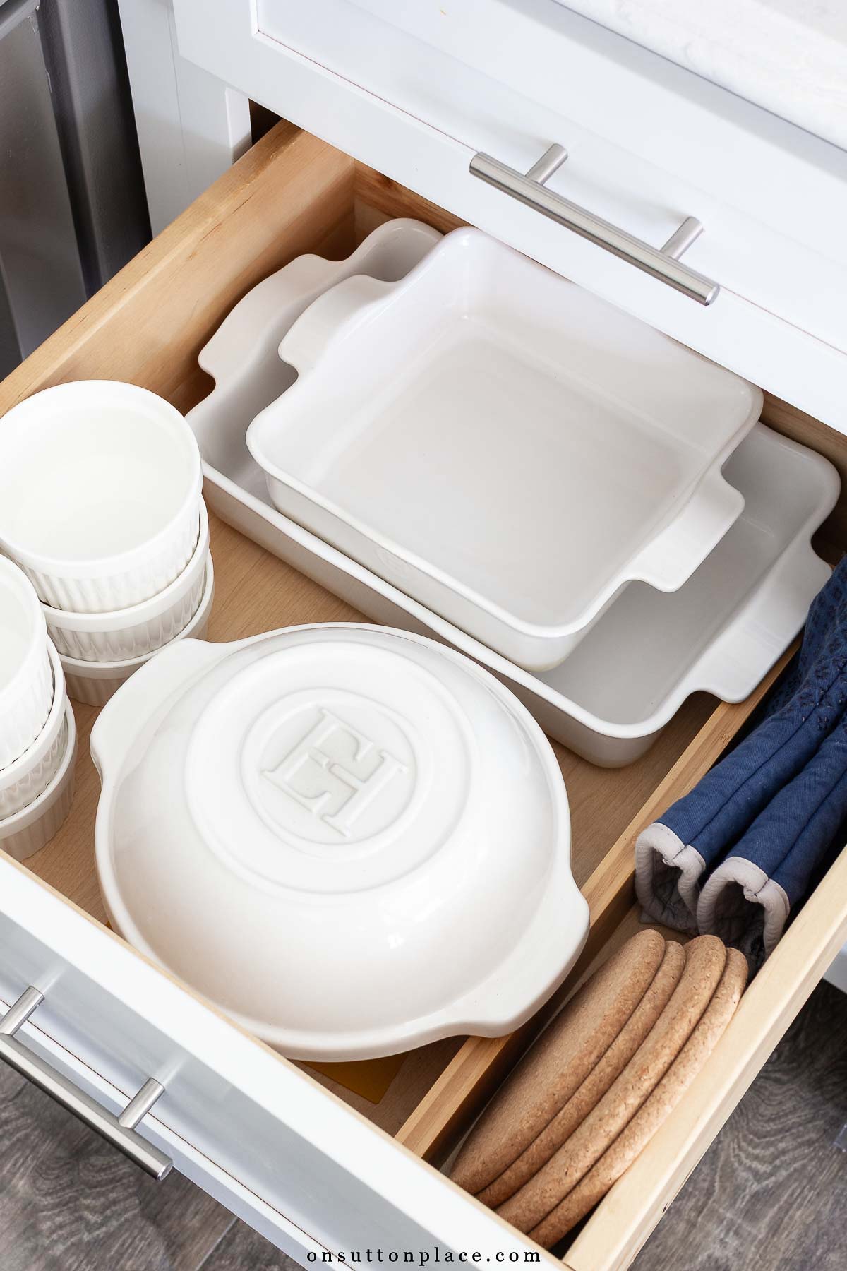 kitchen drawer organization baking dishes