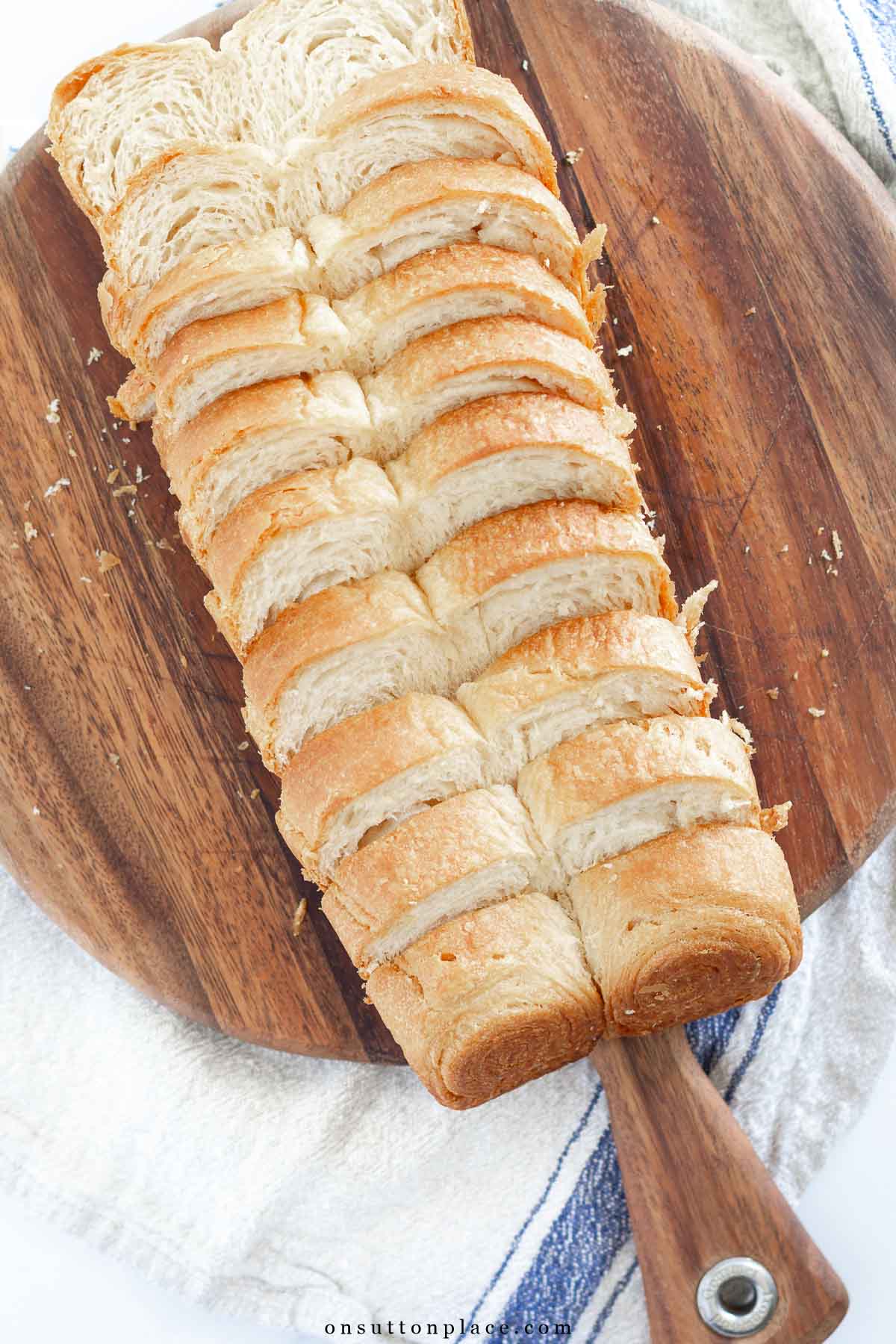 pillsbury crescent roll bread loaf sliced