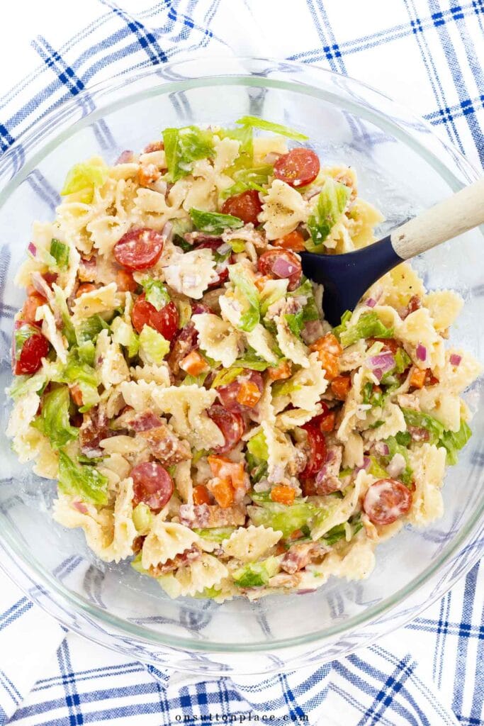 BLT pasta salad recipe with farfalle lettuce tomatoes bacon