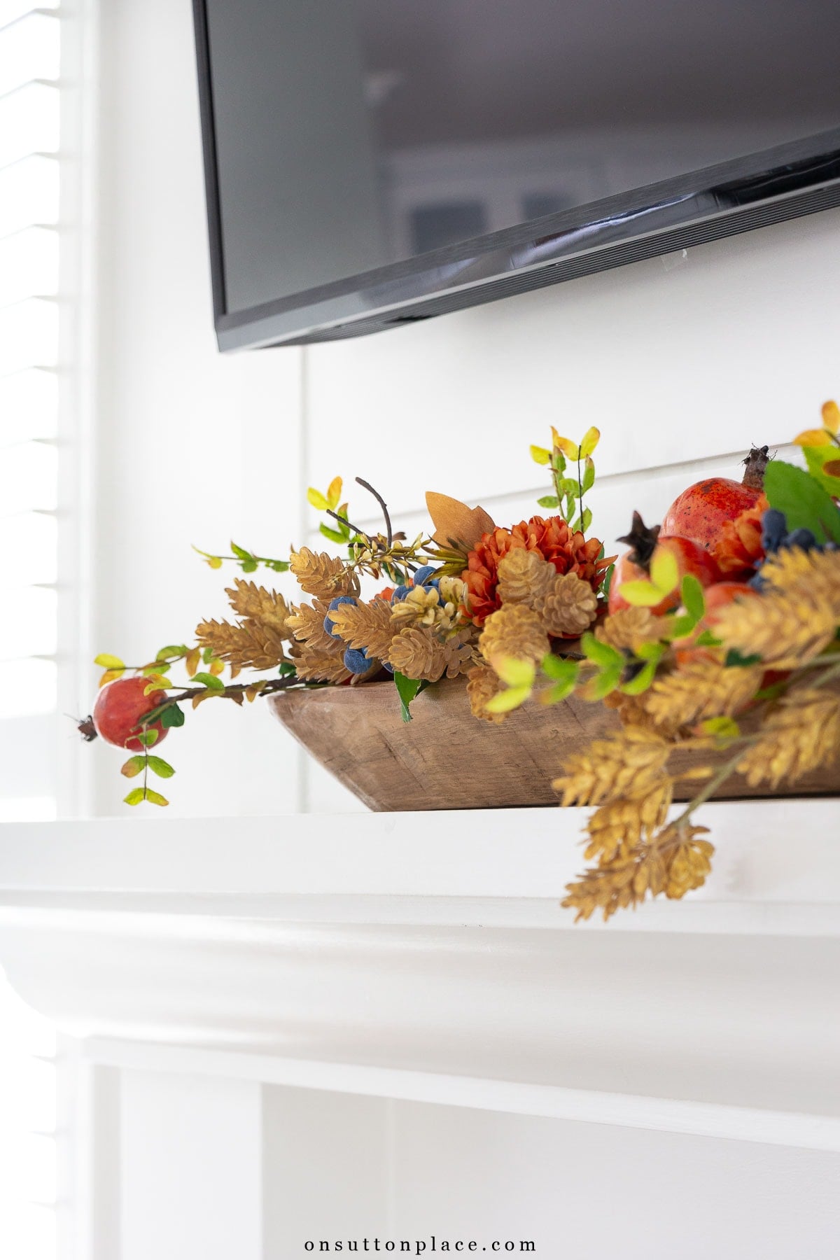 fall mantel decor under tv